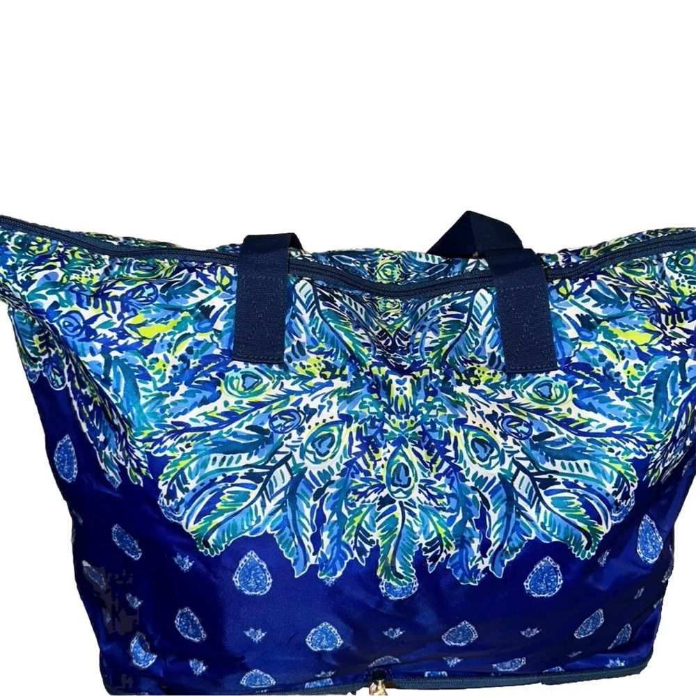 Lilly Pulitzer Getaway Packable Tote Bright Navy Showdown Engineered Print